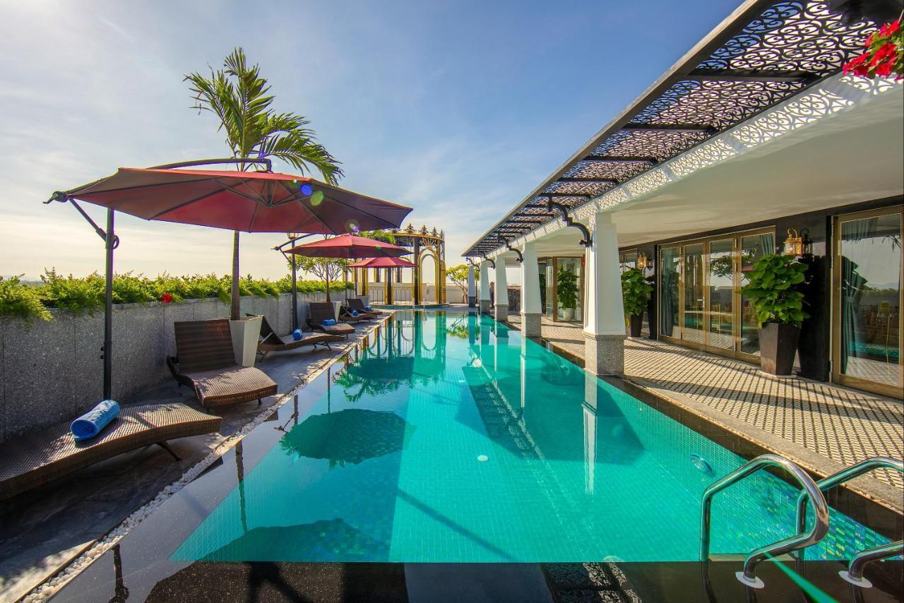 Grand Sunrise Palace Hoi An- A Luxury Indochine Hotel & Spa Exterior foto The rooftop pool at the hotel