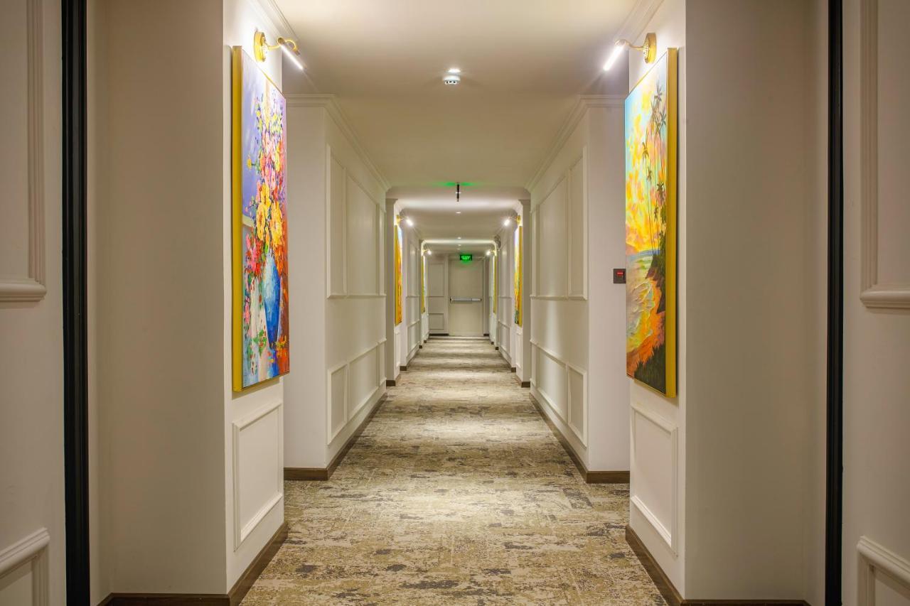 Grand Sunrise Palace Hoi An- A Luxury Indochine Hotel & Spa Exterior foto A corridor at the hotel