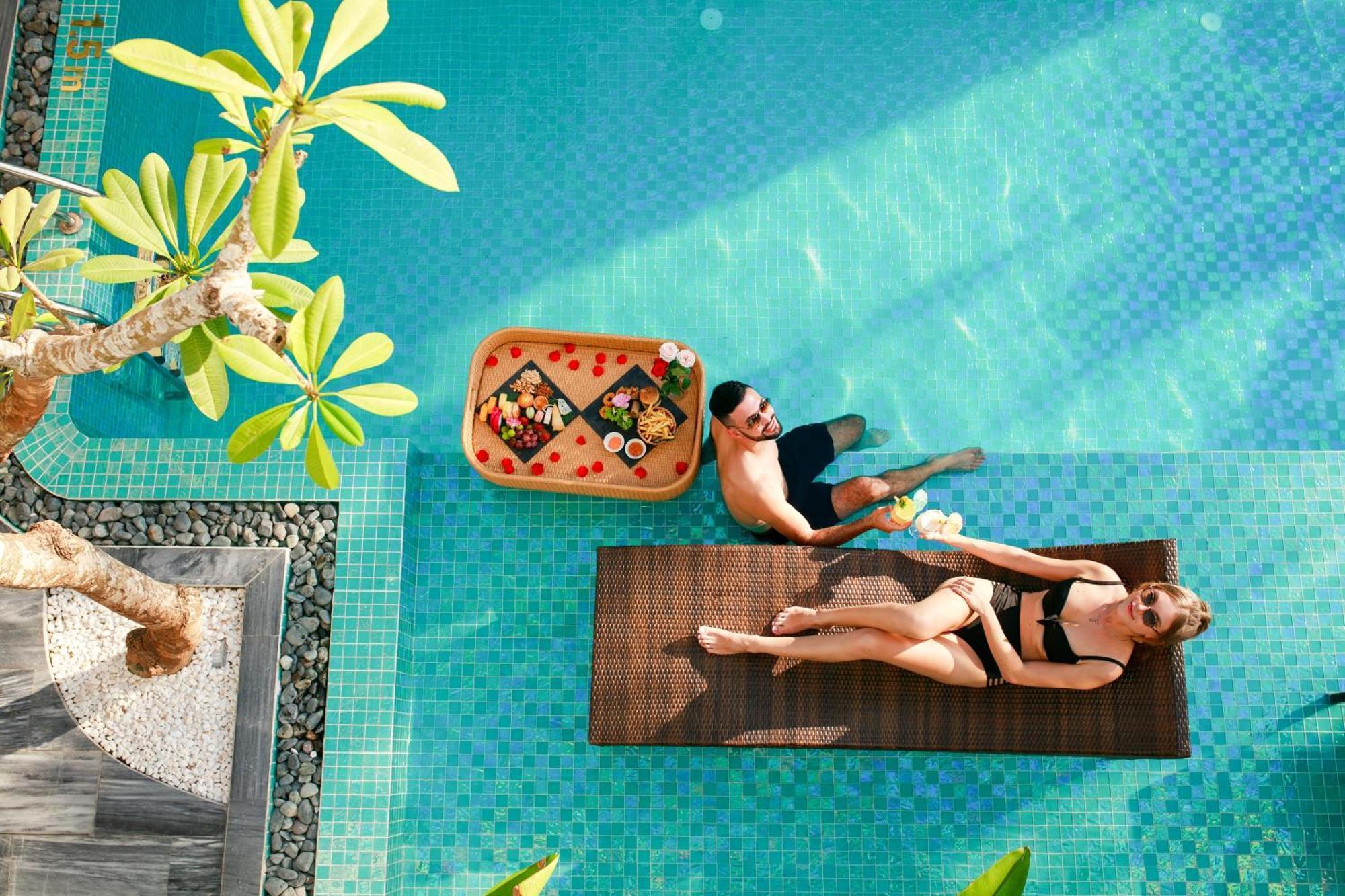 Grand Sunrise Palace Hoi An- A Luxury Indochine Hotel & Spa Exterior foto The swimming pool at the hotel