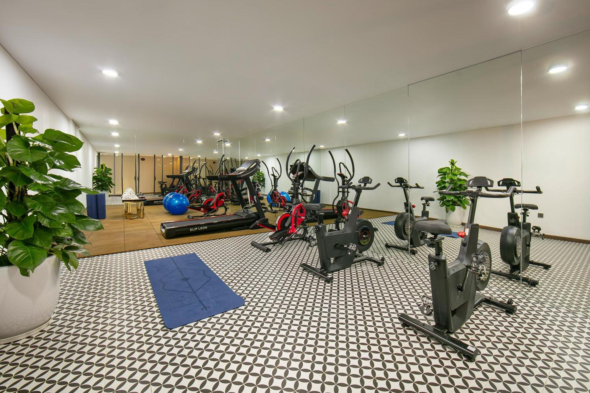 Grand Sunrise Palace Hoi An- A Luxury Indochine Hotel & Spa Exterior foto The gym at the hotel