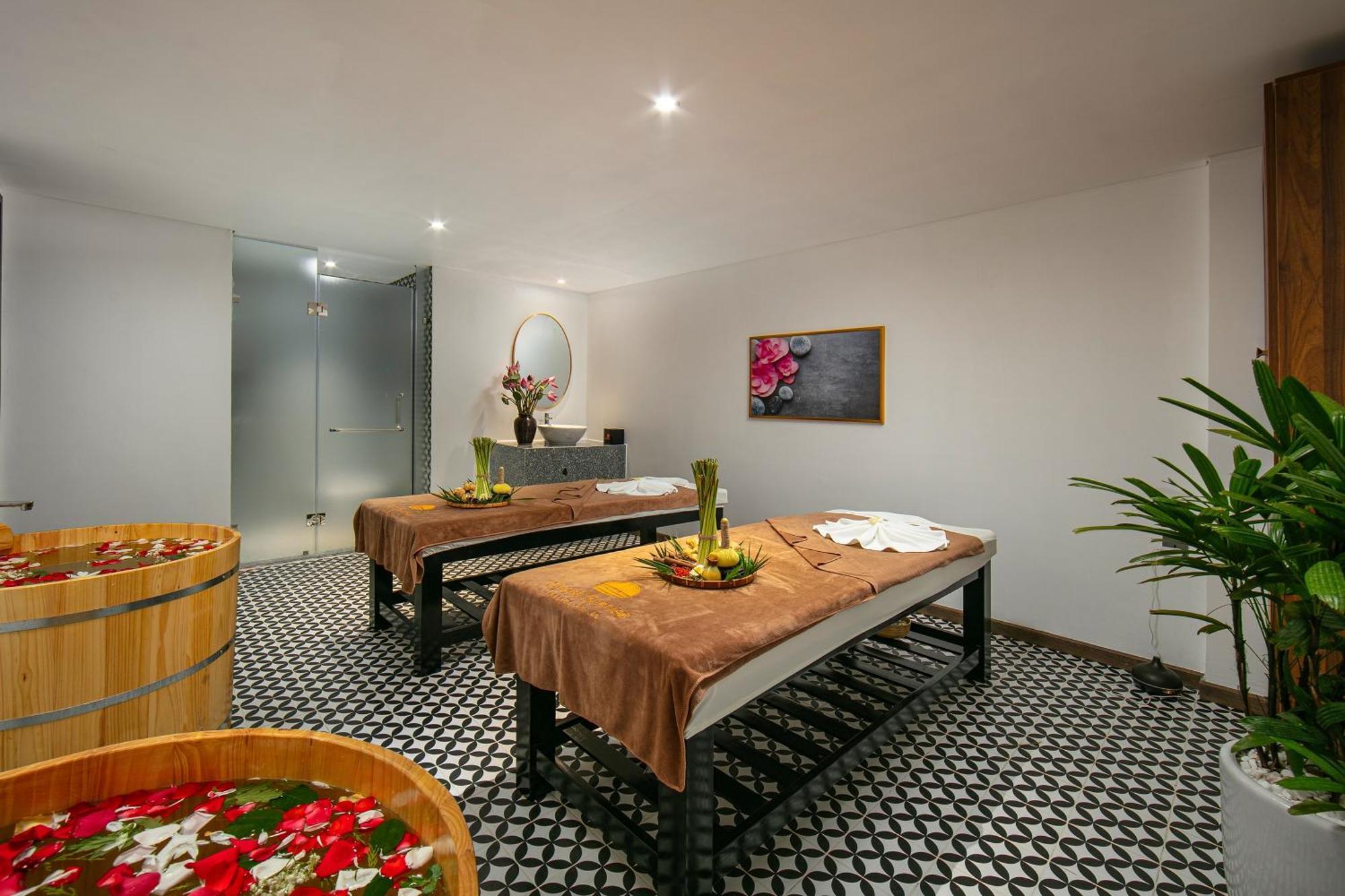 Grand Sunrise Palace Hoi An- A Luxury Indochine Hotel & Spa Exterior foto A spa in Ho Chi Minh City, Vietnam