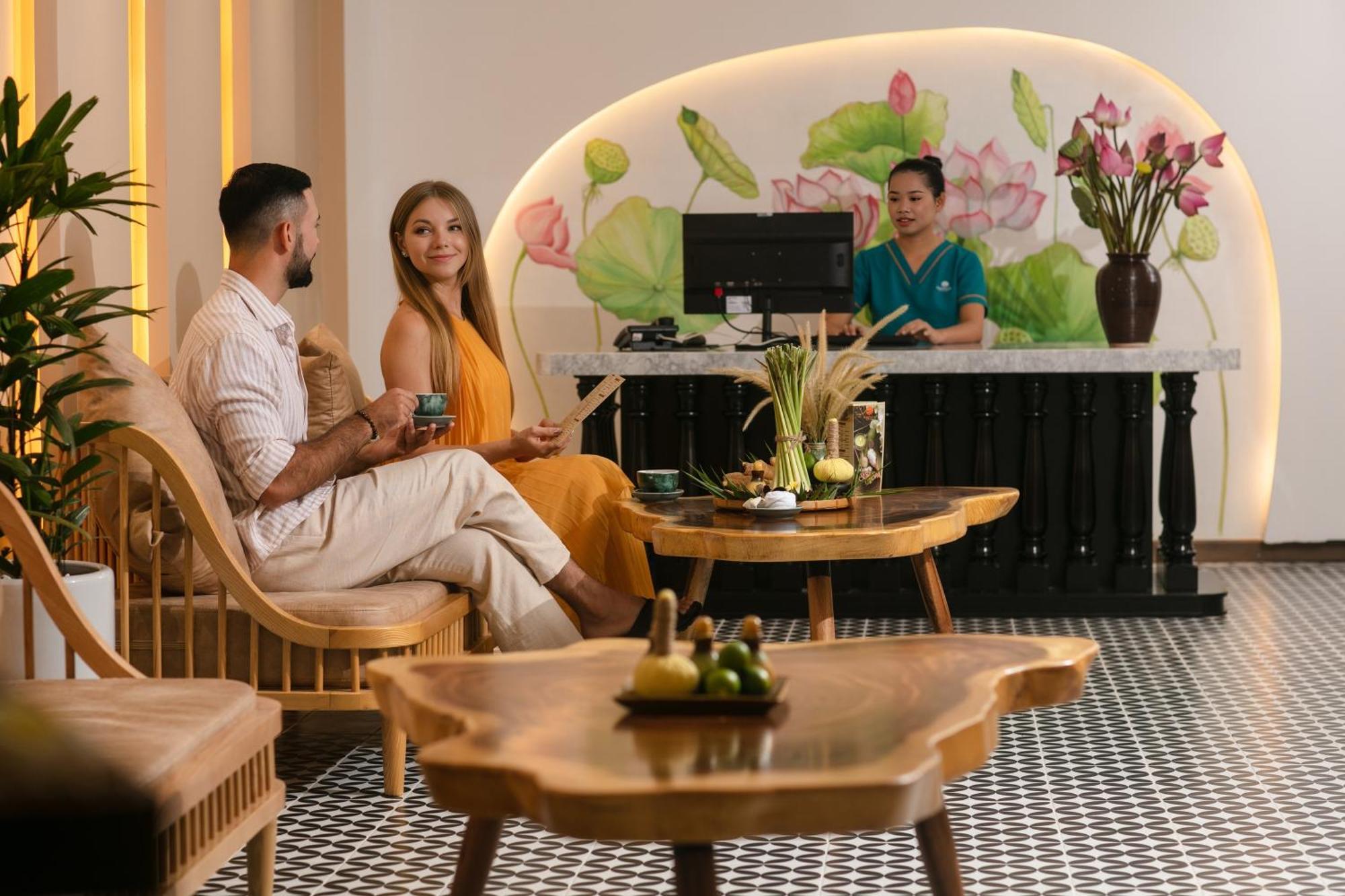 Grand Sunrise Palace Hoi An- A Luxury Indochine Hotel & Spa Exterior foto Reception at the Lotus Spa
