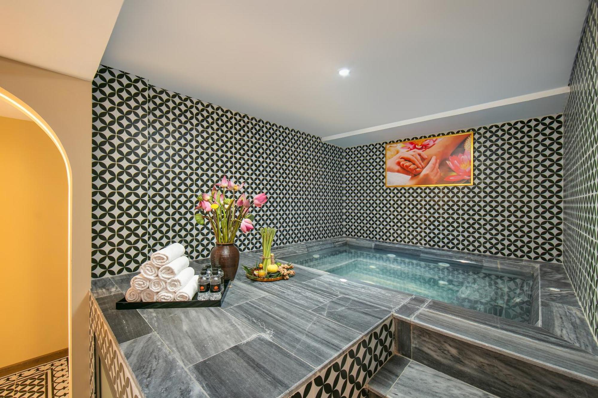 Grand Sunrise Palace Hoi An- A Luxury Indochine Hotel & Spa Exterior foto Turkish bath