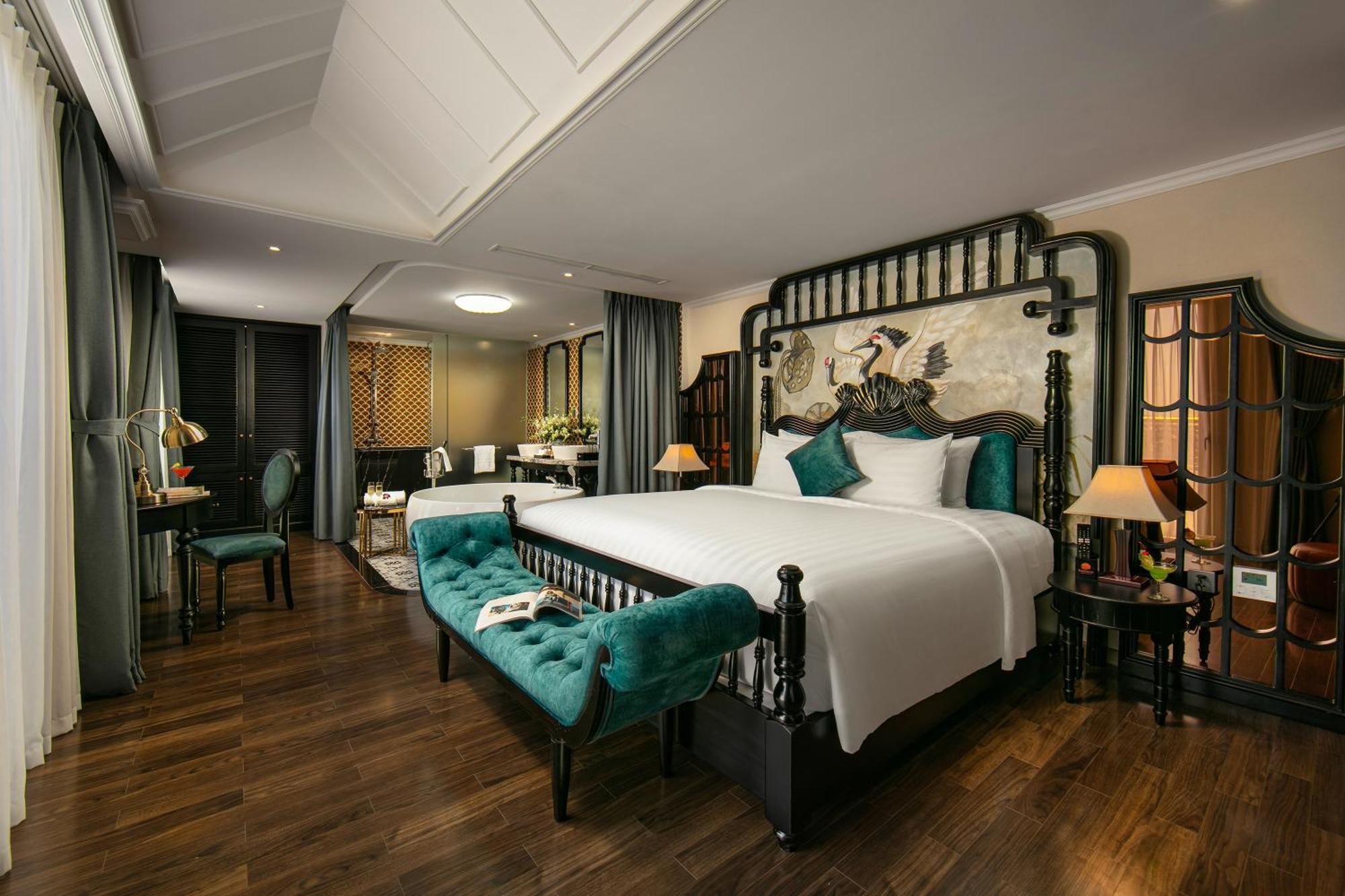 Grand Sunrise Palace Hoi An- A Luxury Indochine Hotel & Spa Exterior foto A suite at the hotel